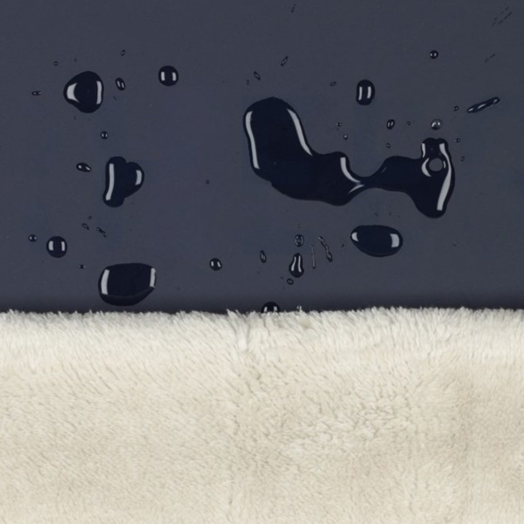 SNOOZYCAT® CozyDry Fensterliege Smooth – flauschig, waterproof & nachfüllbar